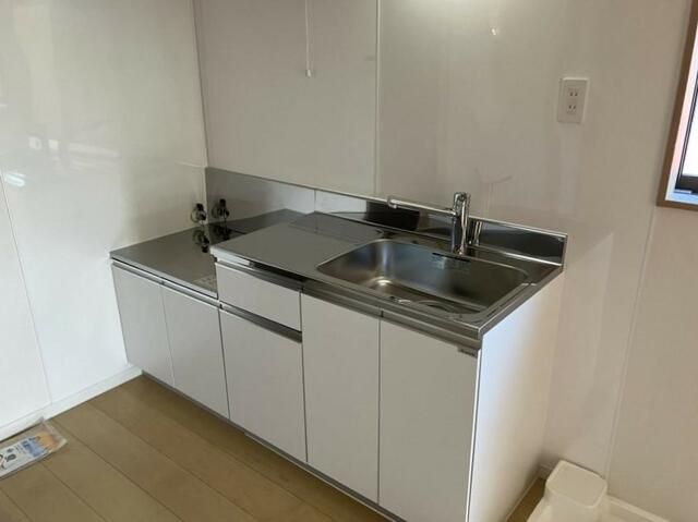 1K Apartment for Rent in Hiratsuka, Kanagawa - Thumbnail 4