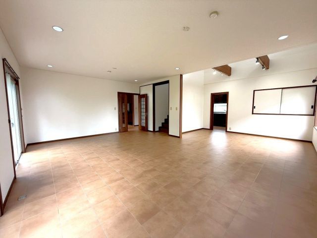 5SLDK Detached House for Sale in Chikushino, Fukuoka - Thumbnail 2