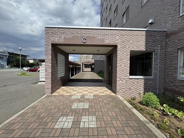 3LDK Apartment for Sale in Minami-ku, Sapporo - Thumbnail 2