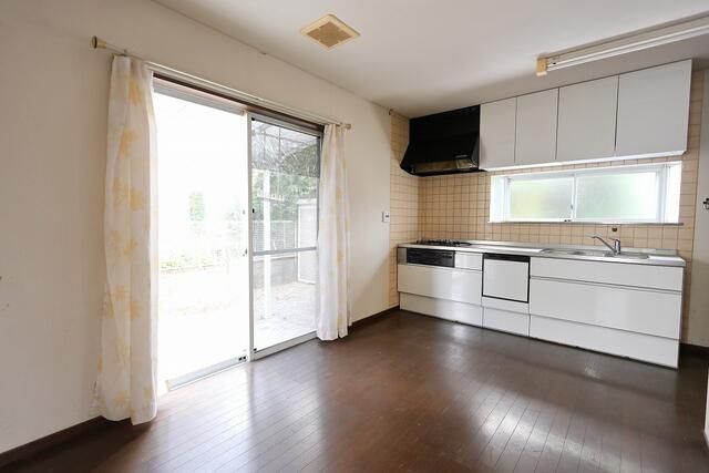 4LDK House for Sale in Okagaki, Fukuoka - 116.75 sqm on 217.30 sqm Land - Thumbnail 3