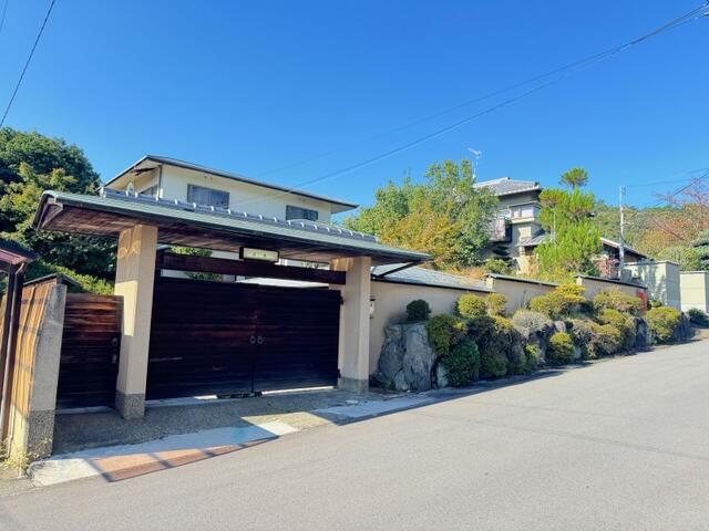 8SLDK Family Home on 990sqm Land in Kyoto's Ukyo Ward - Thumbnail 2