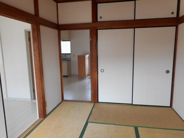 2DK Apartment for Rent near Tsuruse Station, Saitama - Thumbnail 2