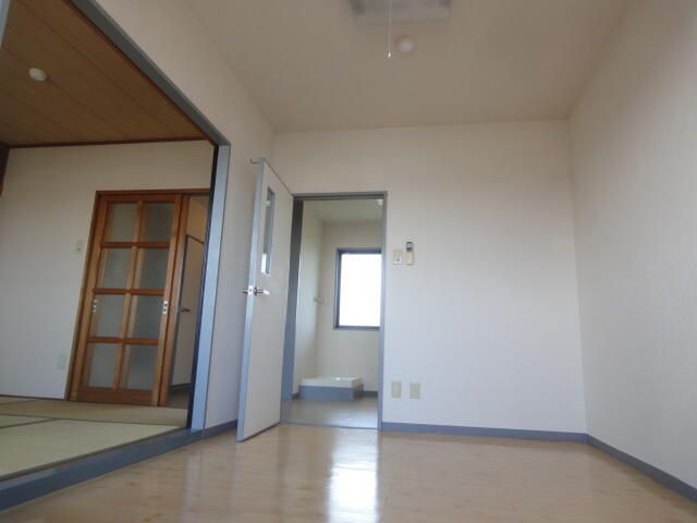 2DK Apartment for Rent in Higashi-Sendai, Sendai, Miyagi - Thumbnail 4