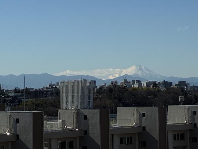 14th-Floor 2LDK Apartment in Takashimadaira, Itabashi, Tokyo - Thumbnail 3