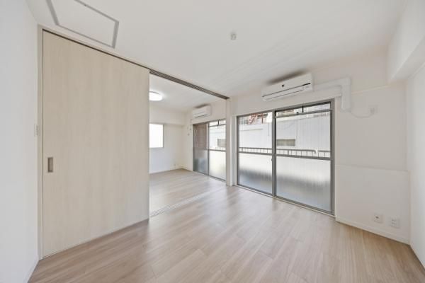 Renovated 1LDK Apartment Near Kameido Station, Tokyo - Thumbnail 4