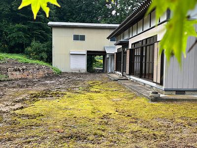Old house with barn gate in mountain village near Taneyama Plateau: Villa Real Estate For Sale Hometown Information Center: Nationwide Country Living Property Data — Image 3, Oshu, Iwate