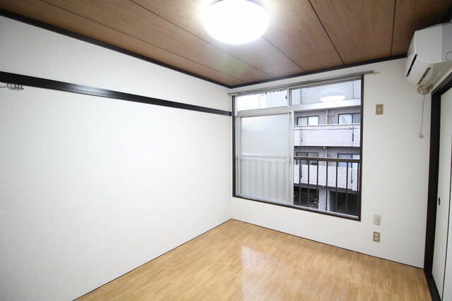 1K Apartment for Rent in Toshima, Tokyo - 53,000 Yen - Thumbnail 2