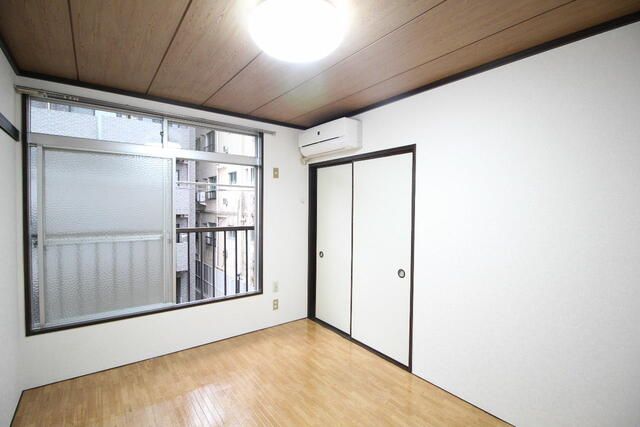 1K Apartment for Rent in Toshima, Tokyo - 53,000 Yen - Thumbnail 3