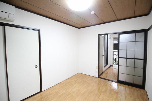 1K Apartment for Rent in Toshima, Tokyo - 53,000 Yen - Thumbnail 4