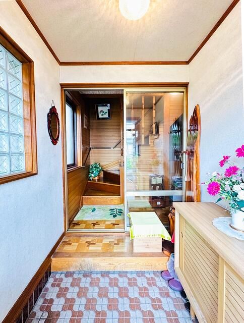 5LDK House for Sale in Sapporo's Nishi Ward with Garden & Basement - Image 22