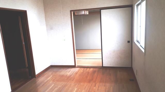 5LDK House for Sale in Sapporo's Nishi Ward with Garden & Basement - Image 22