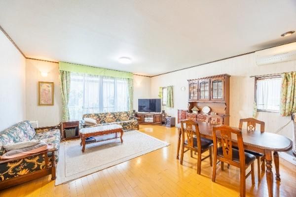 7LDK House for Sale in Hiratsuka, Kanagawa | 287.83 sqm Land - Thumbnail 4
