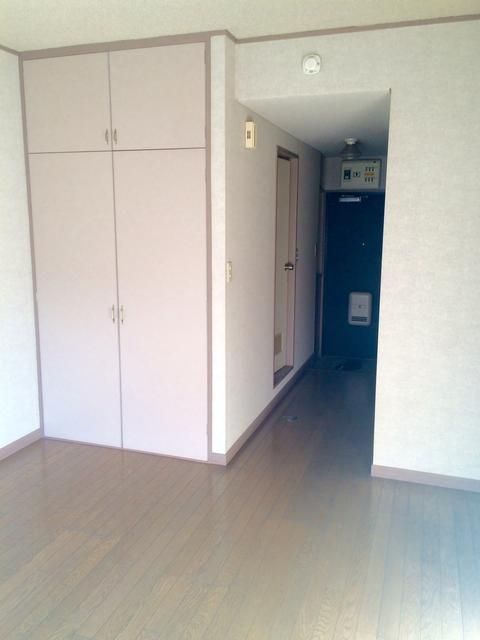 1R Apartment for Rent in Kofu, Yamanashi - 30,000 Yen - Thumbnail 4