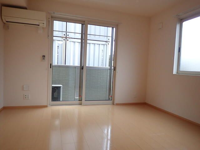 1LDK Apartment for Rent in Kawasaki City, Kanagawa - 40.3 sqm - Thumbnail 2