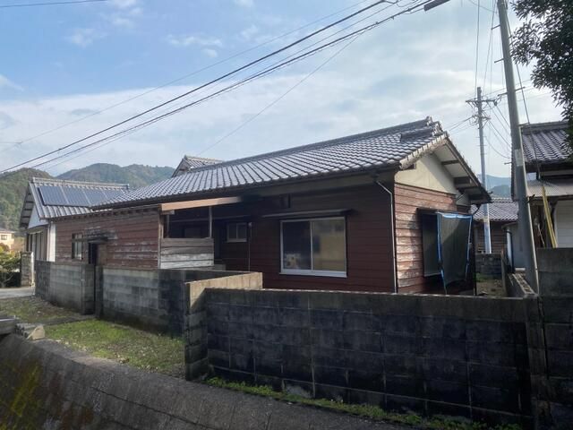 3DK Detached House for Sale in Saeki, Oita with 337 sqm Land - Thumbnail 2