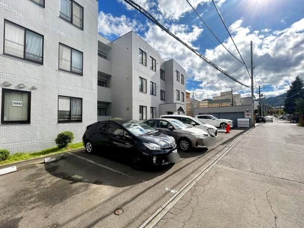 Miyanomori Park Mansion 3LDK Apartment for Sale in Sapporo - Thumbnail 3