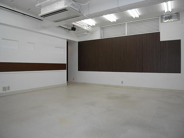 Commercial Unit for Rent in Asakusabashi, Tokyo - 47.16 sqm - Thumbnail 2