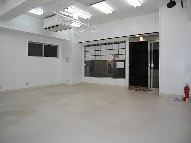 Commercial Unit for Rent in Asakusabashi, Tokyo - 47.16 sqm - Thumbnail 4