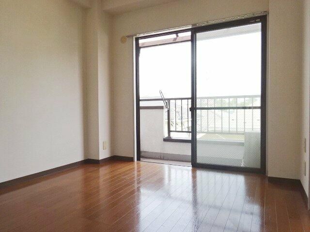 2DK Apartment for Rent in Yokohama Kohoku Ward - Thumbnail 3