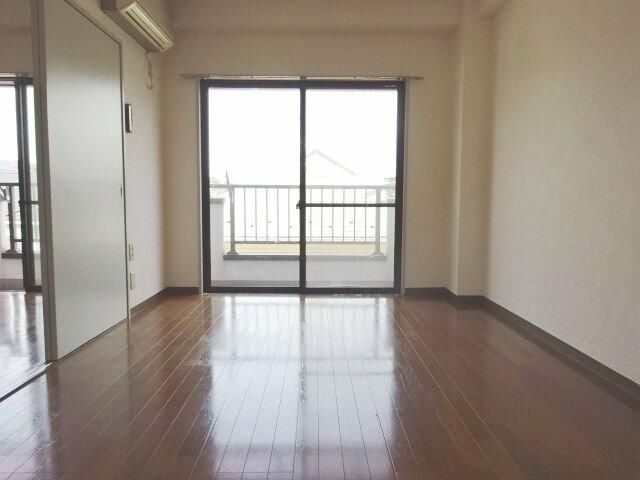 2DK Apartment for Rent in Yokohama Kohoku Ward - Thumbnail 4