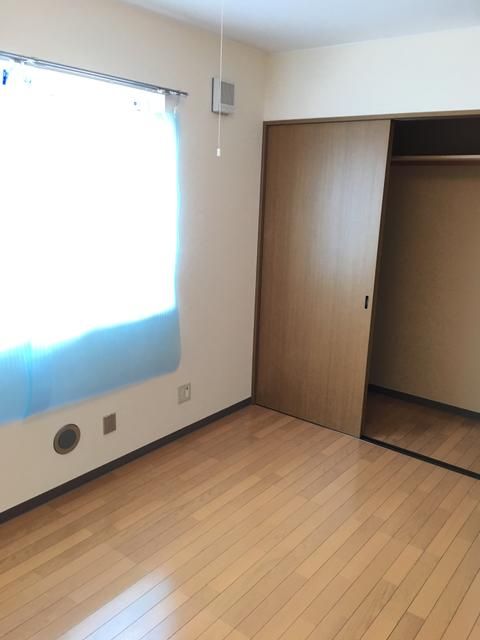 2LDK Maisonette Apartment for Rent in Takikawa, Hokkaido - Thumbnail 2