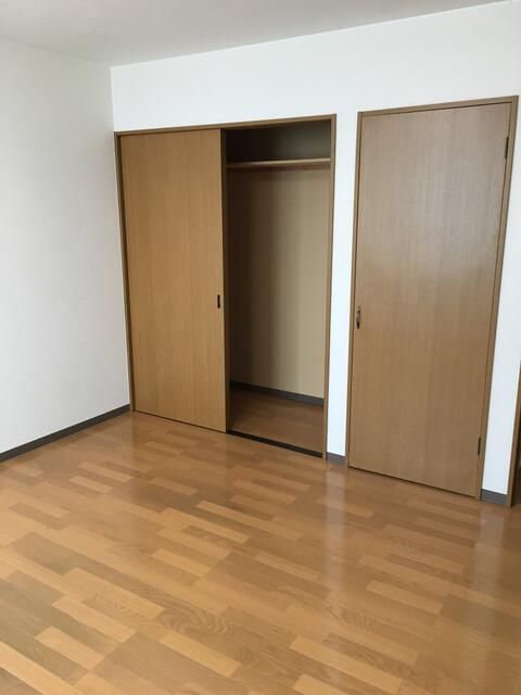 2LDK Maisonette Apartment for Rent in Takikawa, Hokkaido - Thumbnail 4