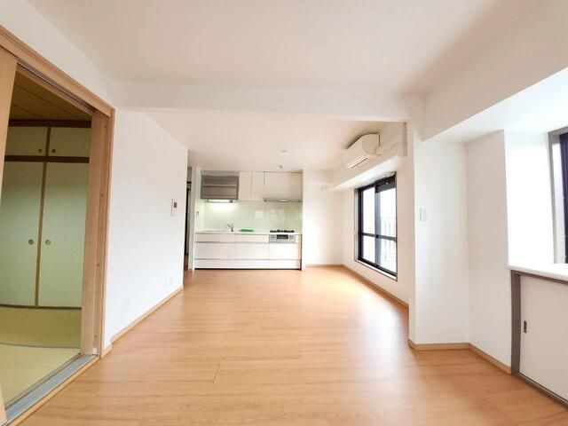 2LDK Apartment with Roof Balcony for Sale in Sodegaura, Chiba - Thumbnail 4