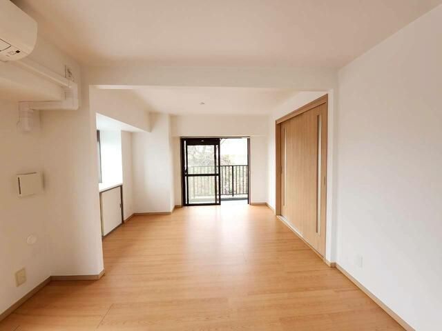 2LDK Apartment with Roof Balcony for Sale in Sodegaura, Chiba - Thumbnail 3