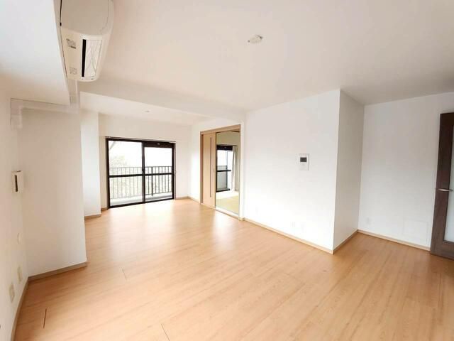 2LDK Apartment with Roof Balcony for Sale in Sodegaura, Chiba - Thumbnail 2