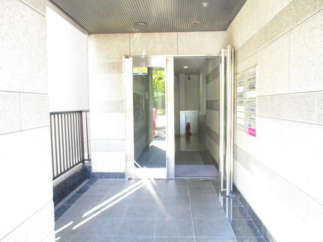Yokohama Office for Rent near Center Minami Station - Thumbnail 4