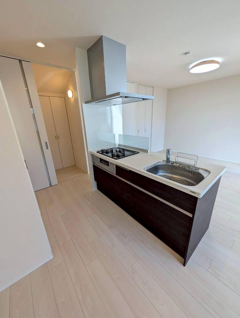 2LDK Townhouse for Rent in Higashimurayama, Tokyo - Thumbnail 4