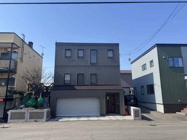 5SLDK Reinforced Concrete House in Shiroishi, Sapporo - Thumbnail 2