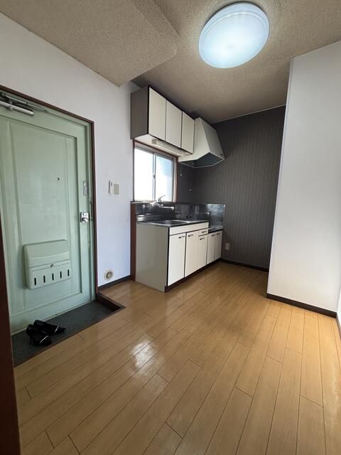 2K Apartment for Rent in Utsunomiya, Tochigi - 29.50 sqm - Thumbnail 3