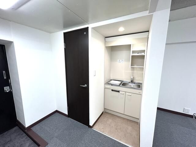 Used Apartment in Toshima-ku, Tokyo 30.04 sqm - Thumbnail 2