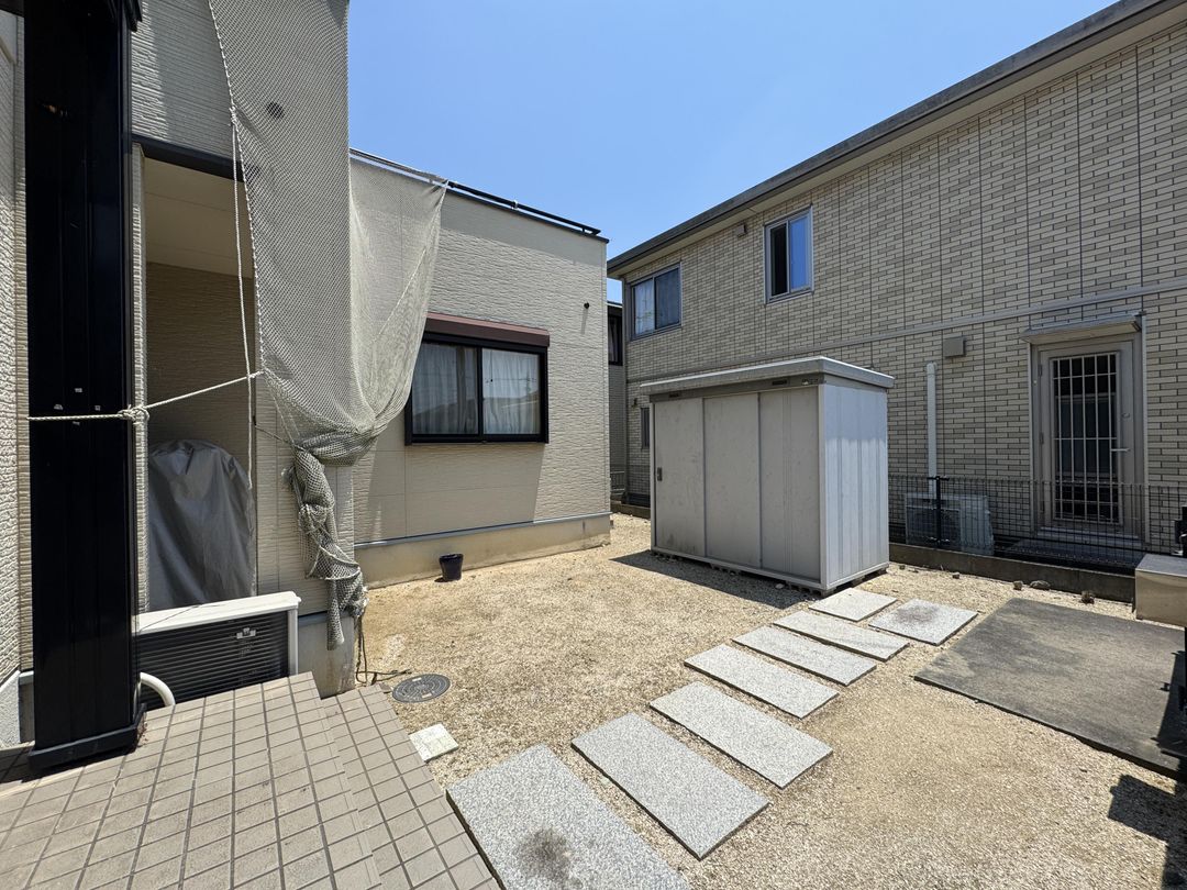4LDK House for Sale in Akaiwa, Okayama with Solar Power & Parking - Thumbnail 2
