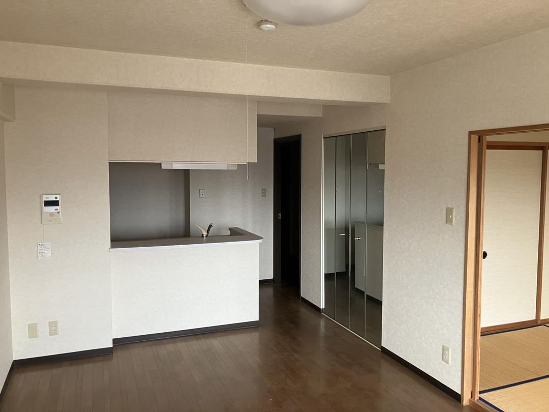 2LDK Apartment with Onsen Access for Sale in Kanazawa - Thumbnail 3