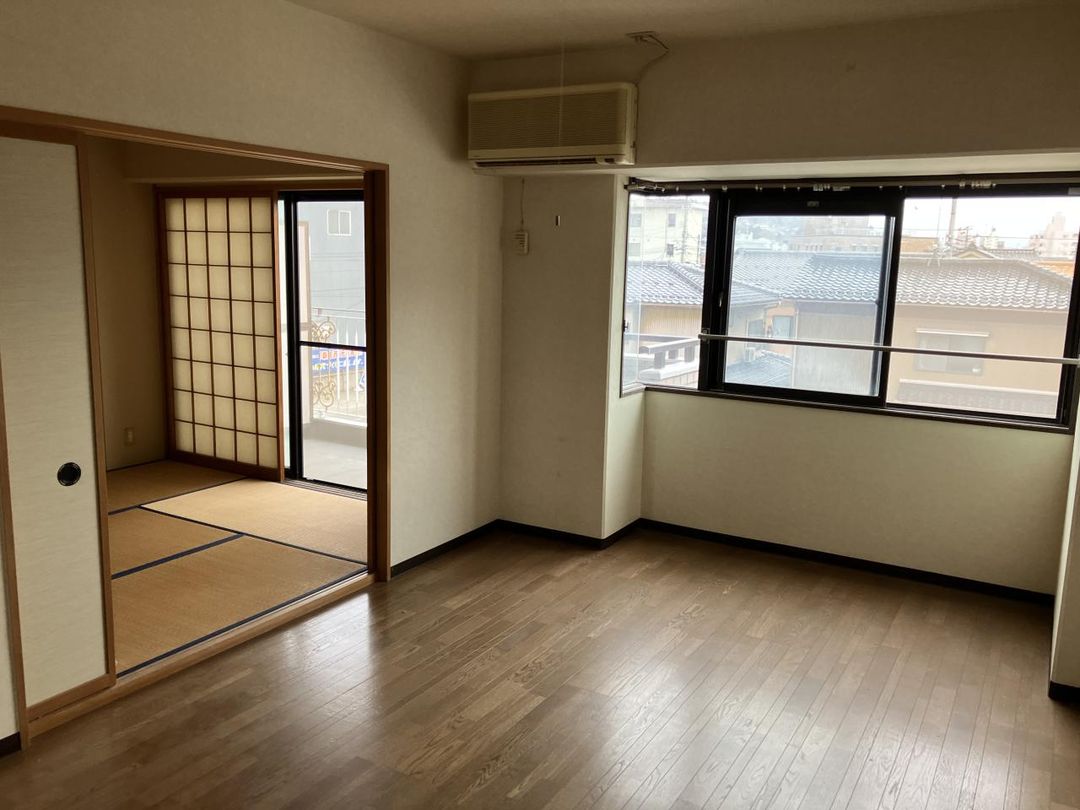 2LDK Apartment with Onsen Access for Sale in Kanazawa - Thumbnail 4