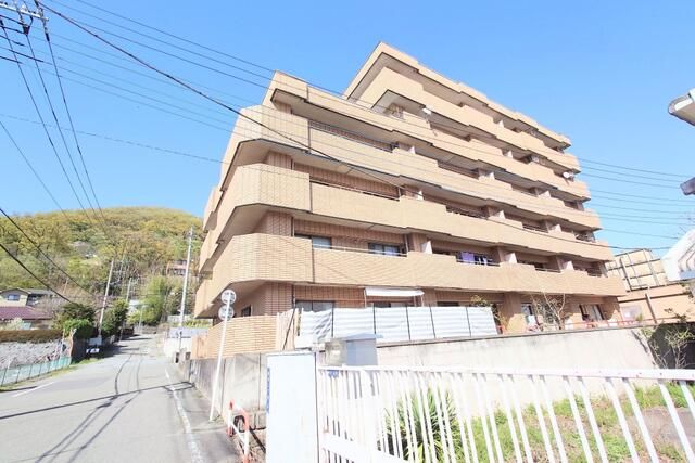 Doe-ru Yumuruyama Apartment Building for Sale in Kofu, Yamanashi - Thumbnail 2