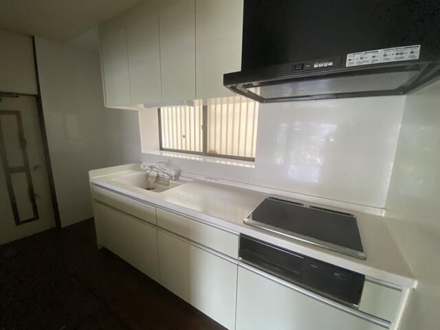 5LDK House for Sale in Yukuhashi, Fukuoka with Garden and Parking - Thumbnail 3