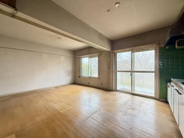 Takeyama Danchi 2LDK Apartment for Sale in Yokohama - Thumbnail 3