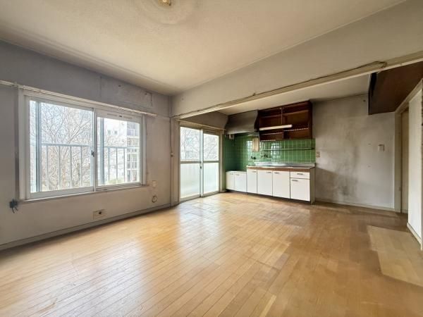 Takeyama Danchi 2LDK Apartment for Sale in Yokohama - Thumbnail 4