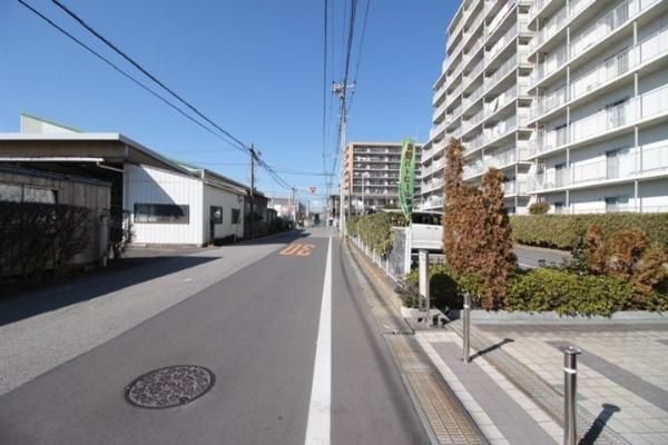 1LDK Apartment for Sale in Kashiwa, Chiba - 66.81m² - Thumbnail 3