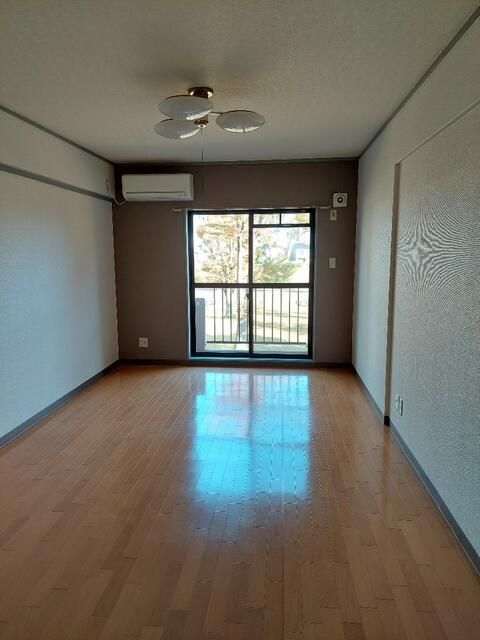 Sky Heim Higashinakano 1K Apartment for Rent in Toyama City - Thumbnail 2