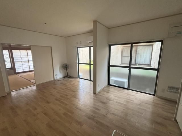 4LDK House in Hiroshima's Koi District with Free Parking - Thumbnail 4