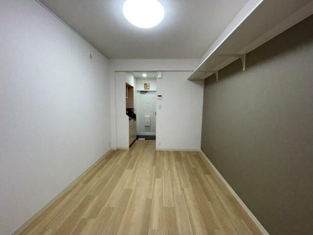 Studio Apartment for Sale in Setagaya-ku, Tokyo - Thumbnail 2