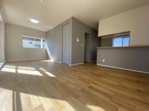 4LDK Detached House for Sale in Chuo City, Yamanashi - Thumbnail 2