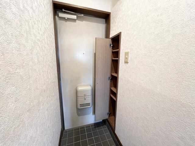 1K Apartment for Rent in Tamamura, Gunma - Shines III - Thumbnail 2
