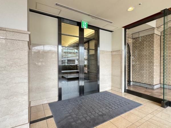 Daikanyama Address The Tower 1LDK Apartment for Sale in Tokyo - Thumbnail 3