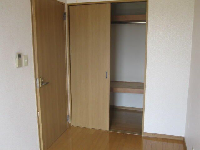 1LDK Apartment for Rent in Chuo City, Yamanashi with Loft - Thumbnail 3