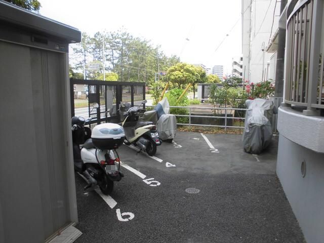 3LDK Apartment for Sale in Chiba City, Mihama Ward - Thumbnail 4